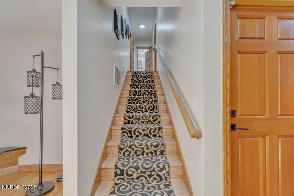 303 Elks Point Road Stateline, NV 89449 - Photo 6 of 40 05