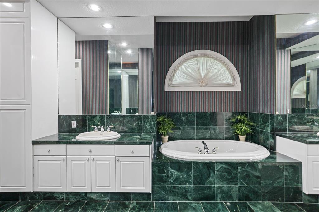 14423 Kandi Court Largo, FL 33774 - Photo 32 of 75