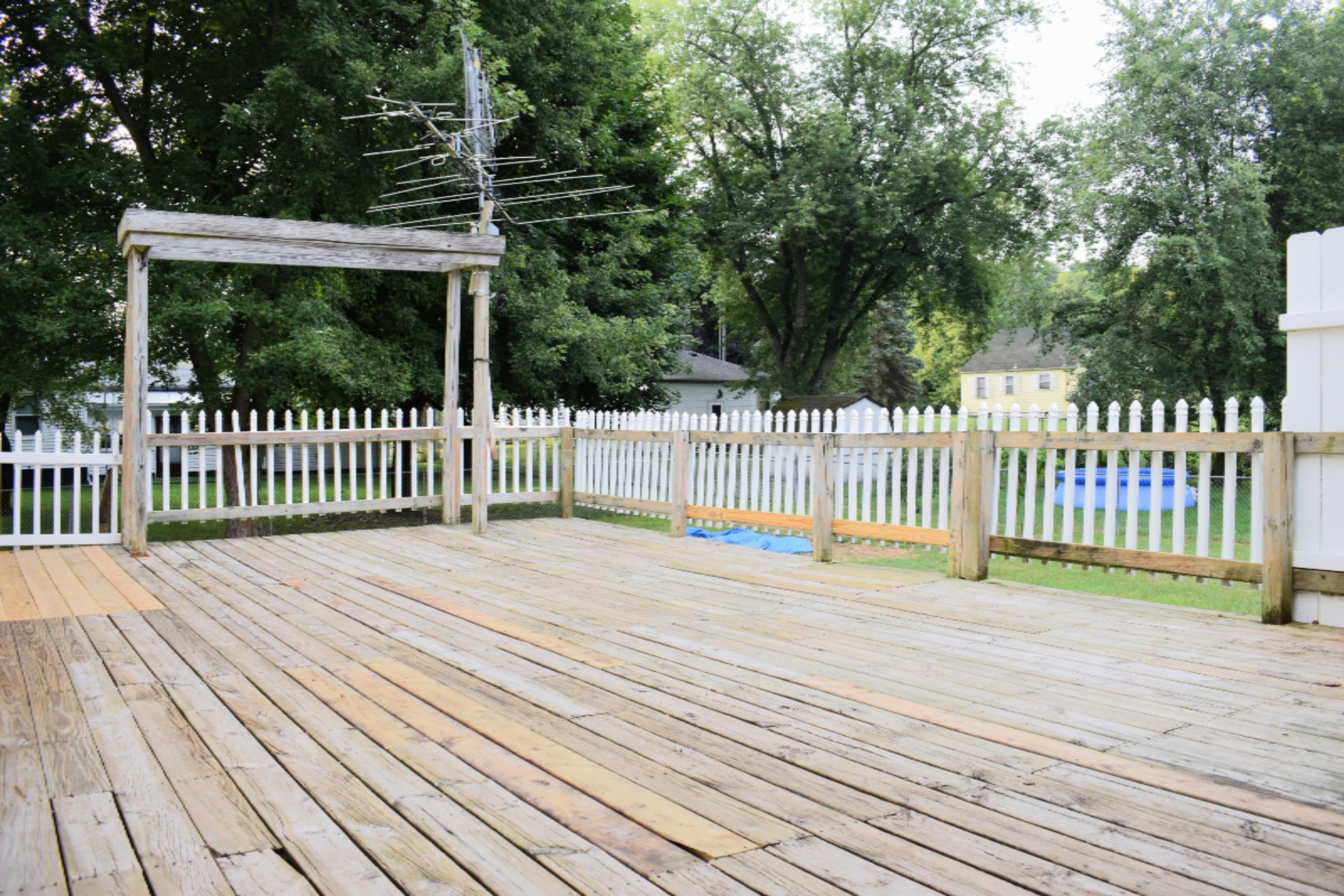 446 Mayfield Road Benton Harbor, MI 49022 - Photo 6 of 23 Deck