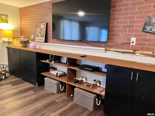 $204,900 | 400 Massey Lane, Jacksonville, IL 62650