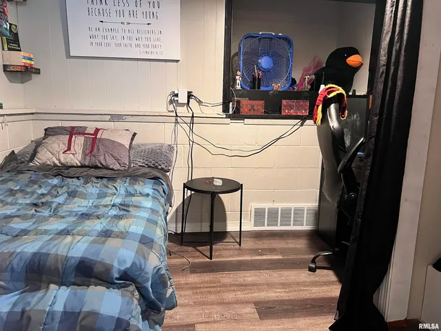 $204,900 | 400 Massey Lane, Jacksonville, IL 62650