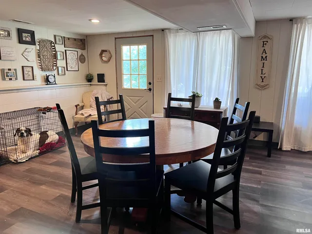 $204,900 | 400 Massey Lane, Jacksonville, IL 62650