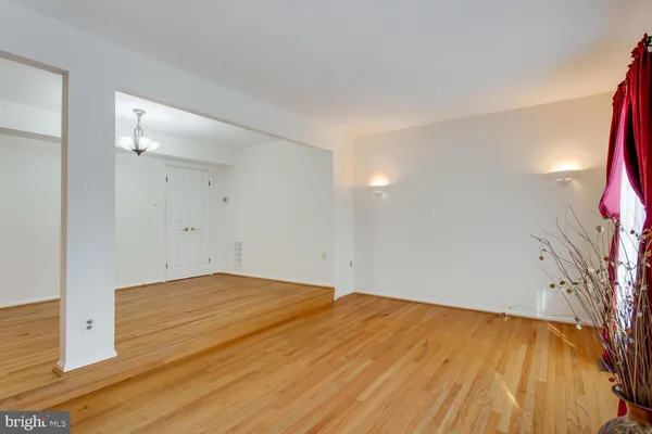 $3,100 | 4428 Holly Avenue, Fairfax, VA 22030