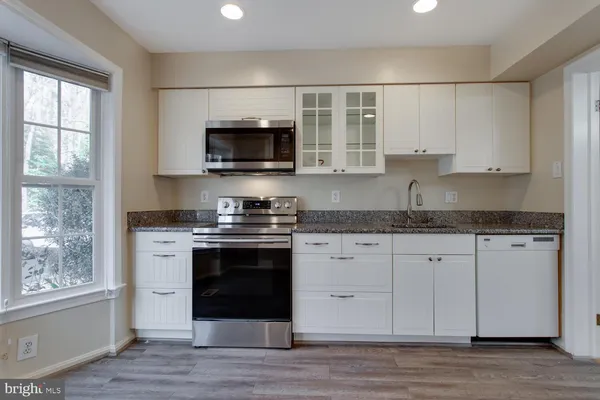 $3,100 | 4428 Holly Avenue, Fairfax, VA 22030