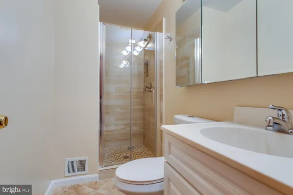 $3,100 | 4428 Holly Avenue, Fairfax, VA 22030