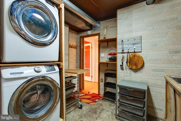 $3,100 | 4428 Holly Avenue, Fairfax, VA 22030