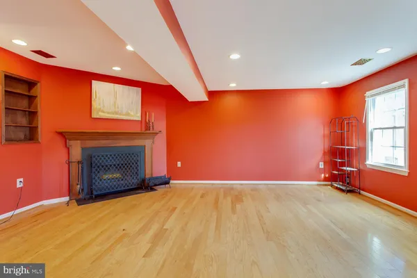 $3,100 | 4428 Holly Avenue, Fairfax, VA 22030