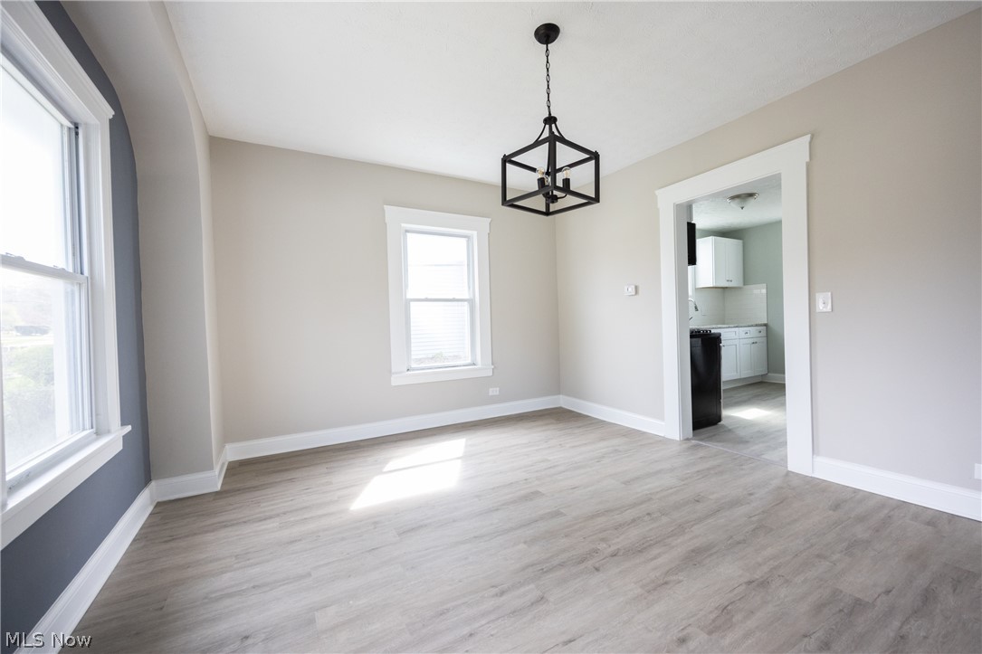 832 Woodview Road Cleveland, OH 44121 - Photo 5 of 25 Gallery Image 5