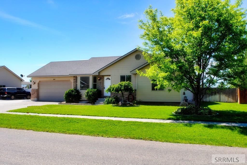 3600 Hyrum Drive Idaho Falls, ID 83401 - Photo 5 of 43