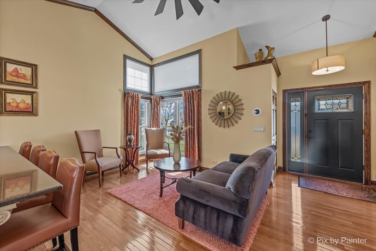 410 Harvard Lane Bartlett, IL 60103 - Photo 2 of 33