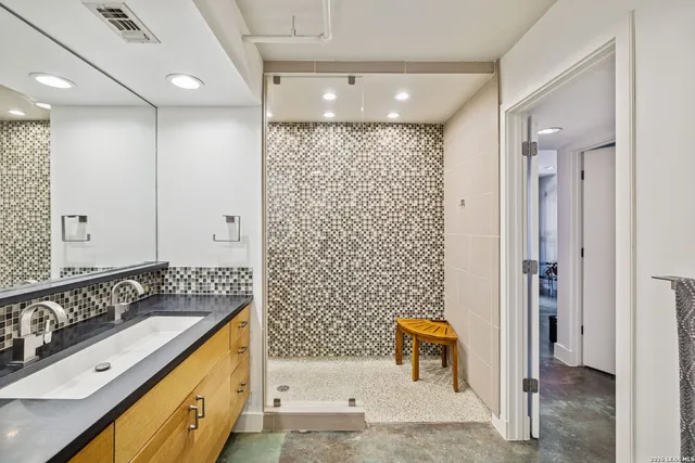 $899,000 | 212 Madison, Unit 2, San Antonio, TX 78204