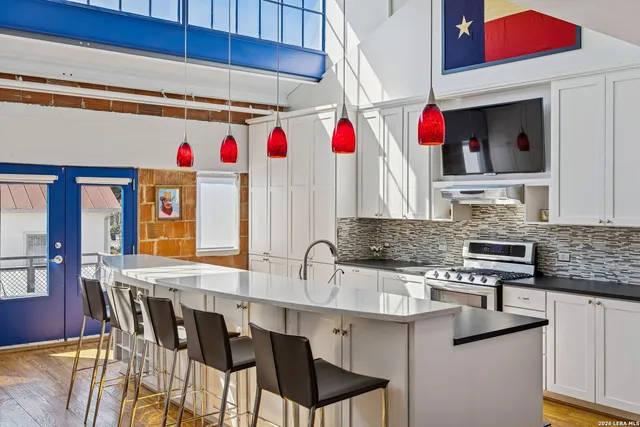 $899,000 | 212 Madison, Unit 2, San Antonio, TX 78204