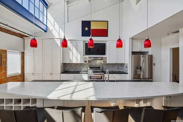 $899,000 | 212 Madison, Unit 2, San Antonio, TX 78204