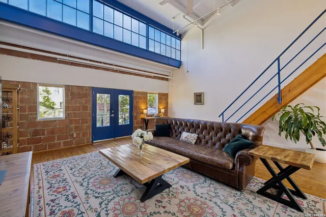 $899,000 | 212 Madison, Unit 2, San Antonio, TX 78204