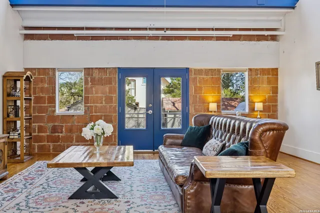 $899,000 | 212 Madison, Unit 2, San Antonio, TX 78204