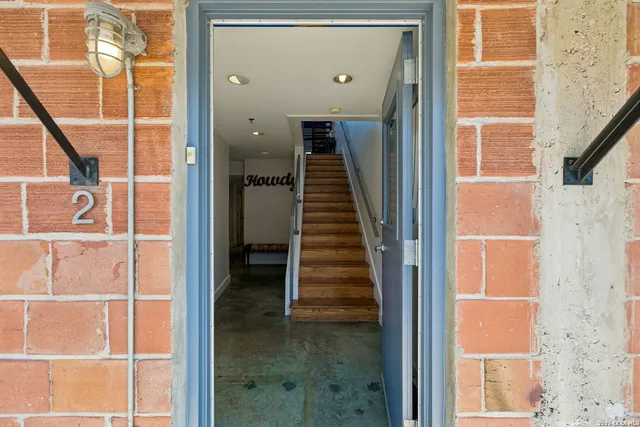 $899,000 | 212 Madison, Unit 2, San Antonio, TX 78204