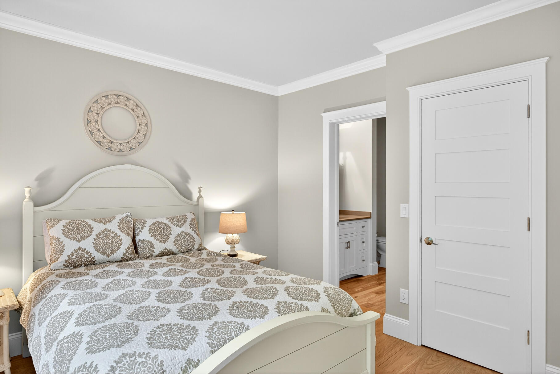 27 Prestwick Lane Mashpee, MA 02649 - Photo 22 of 66 1st Floor Master Bedroom - 025_8P0A4801