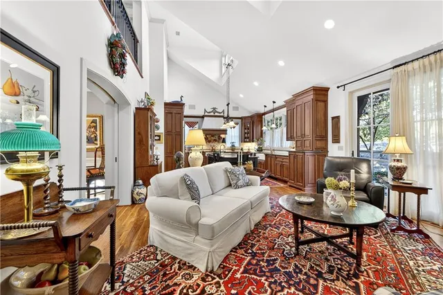 $1,325,000 | 7805 Mission Road, Prairie Village, KS 66208