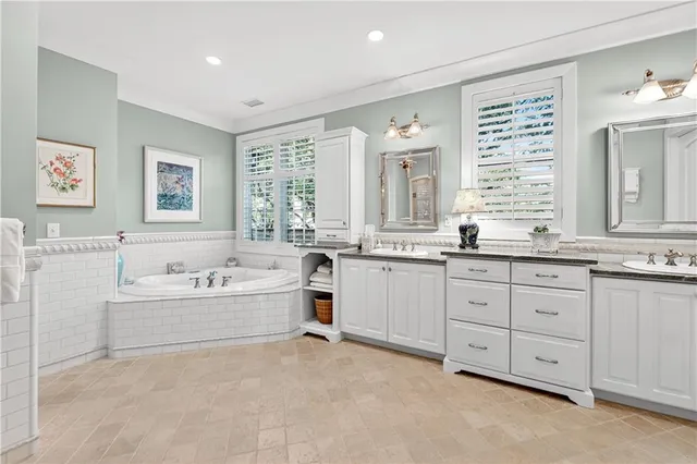 $1,325,000 | 7805 Mission Road, Prairie Village, KS 66208