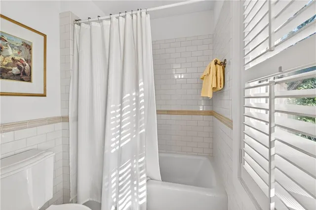 $1,325,000 | 7805 Mission Road, Prairie Village, KS 66208