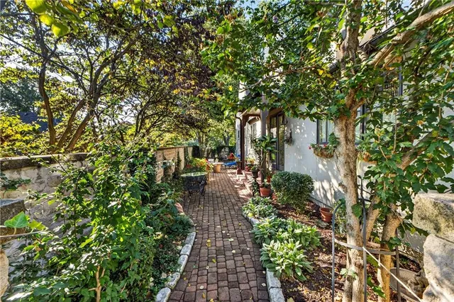 $1,325,000 | 7805 Mission Road, Prairie Village, KS 66208