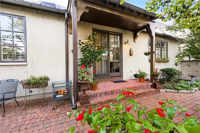 $1,325,000 | 7805 Mission Road, Prairie Village, KS 66208