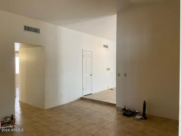 $2,500 | 1543 North La Rosa Drive, Tempe, AZ 85288