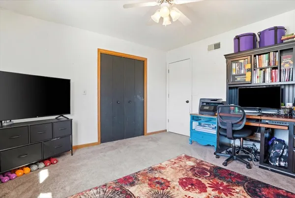 $399,900 | 30 Coventry Cove Court, Lake Villa, IL 60046