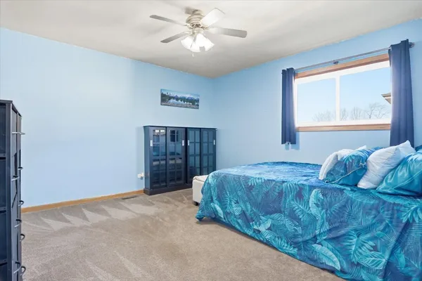 $399,900 | 30 Coventry Cove Court, Lake Villa, IL 60046