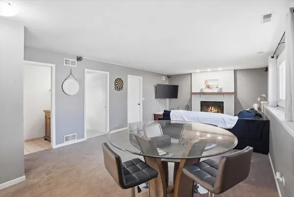$399,900 | 30 Coventry Cove Court, Lake Villa, IL 60046