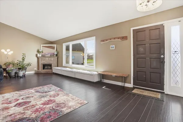 $399,900 | 30 Coventry Cove Court, Lake Villa, IL 60046