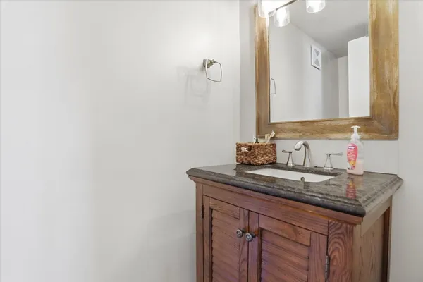 $399,900 | 30 Coventry Cove Court, Lake Villa, IL 60046