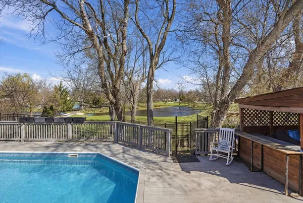 $399,900 | 30 Coventry Cove Court, Lake Villa, IL 60046