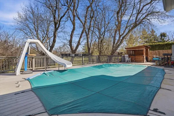 $399,900 | 30 Coventry Cove Court, Lake Villa, IL 60046
