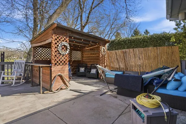 $399,900 | 30 Coventry Cove Court, Lake Villa, IL 60046