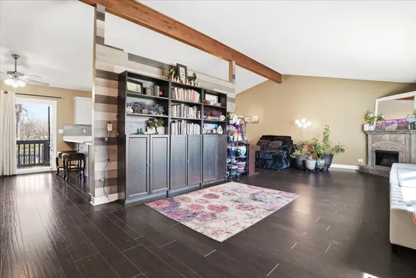 $399,900 | 30 Coventry Cove Court, Lake Villa, IL 60046