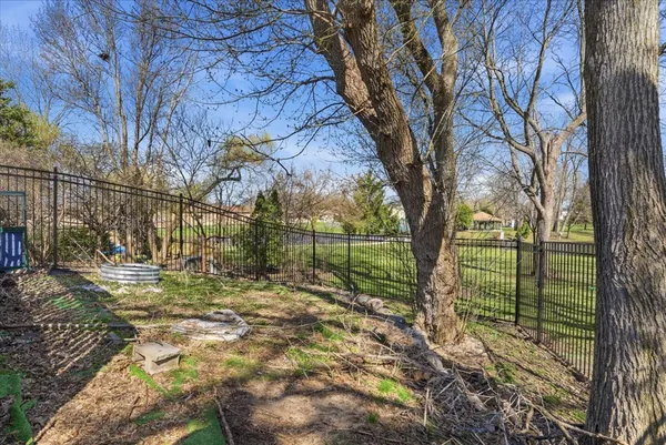 $399,900 | 30 Coventry Cove Court, Lake Villa, IL 60046