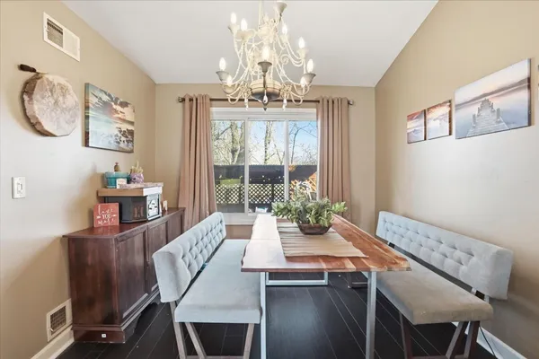 $399,900 | 30 Coventry Cove Court, Lake Villa, IL 60046