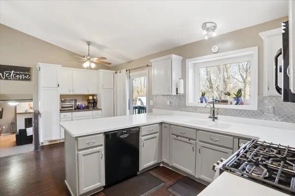 $399,900 | 30 Coventry Cove Court, Lake Villa, IL 60046