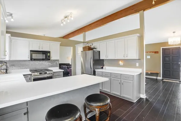 $399,900 | 30 Coventry Cove Court, Lake Villa, IL 60046