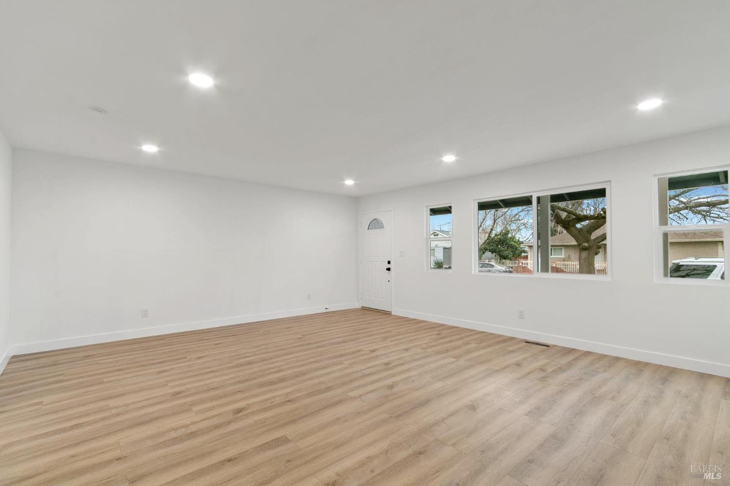 604 Oregon Street Fairfield, CA 94533 - Photo 13 of 25