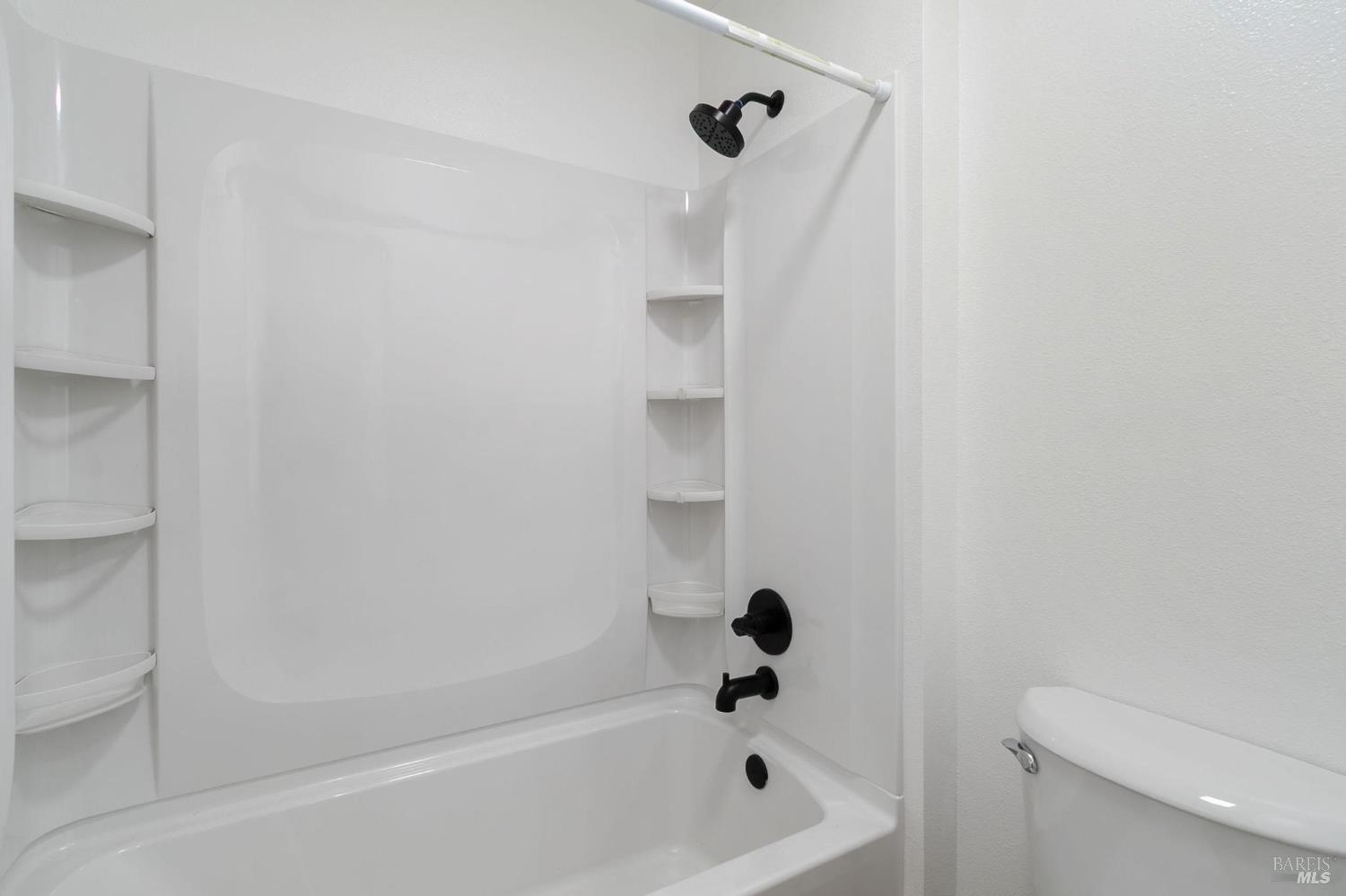 604 Oregon Street Fairfield, CA 94533 - Photo 5 of 25