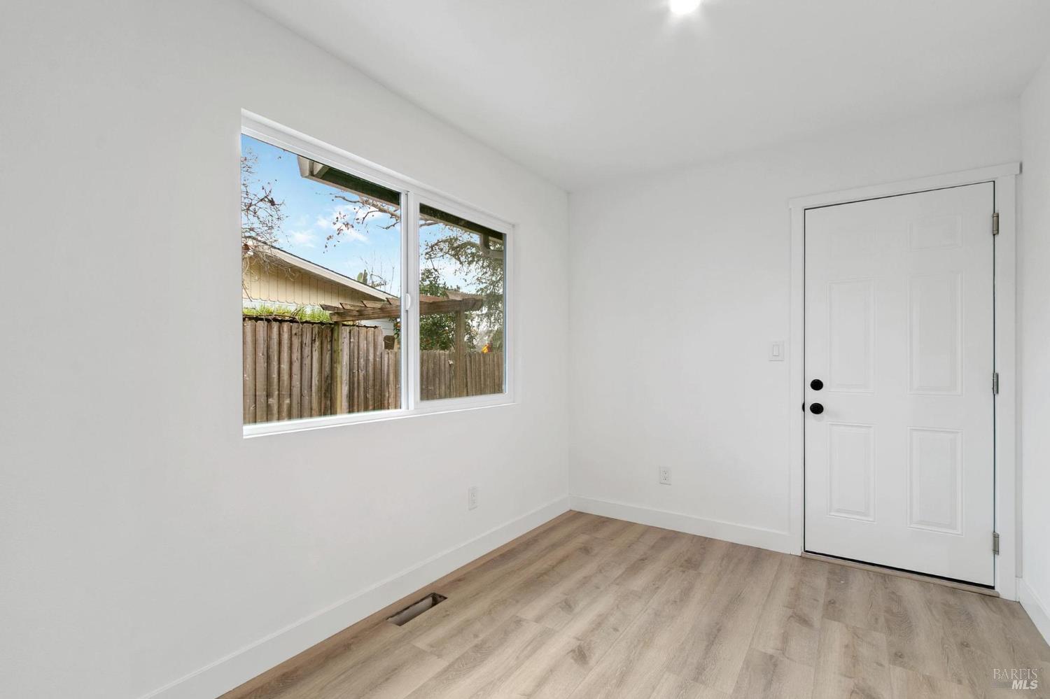 604 Oregon Street Fairfield, CA 94533 - Photo 8 of 25