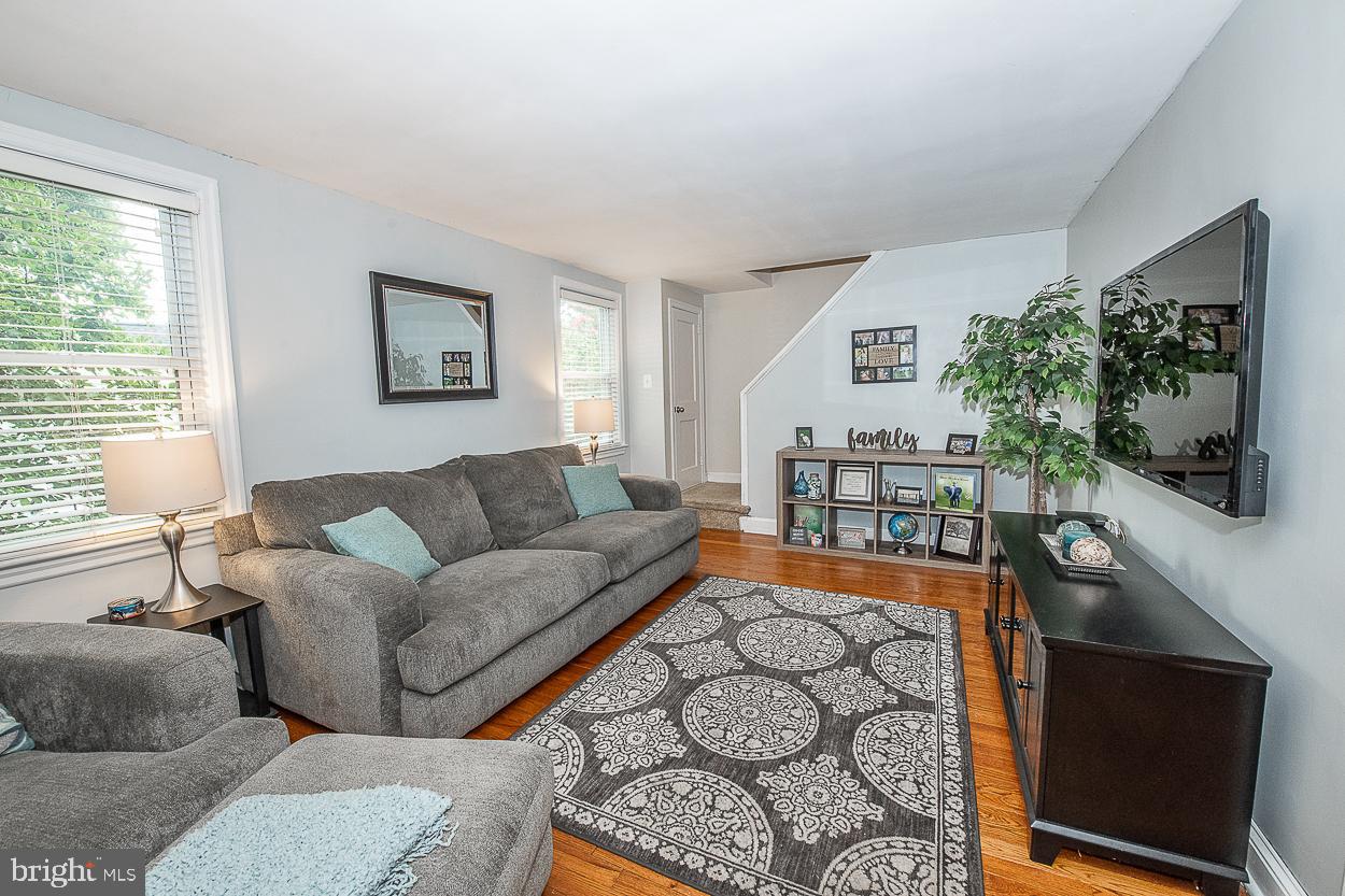 326 Shaw Road Ridley Park, PA 19078 - Photo 4 of 31