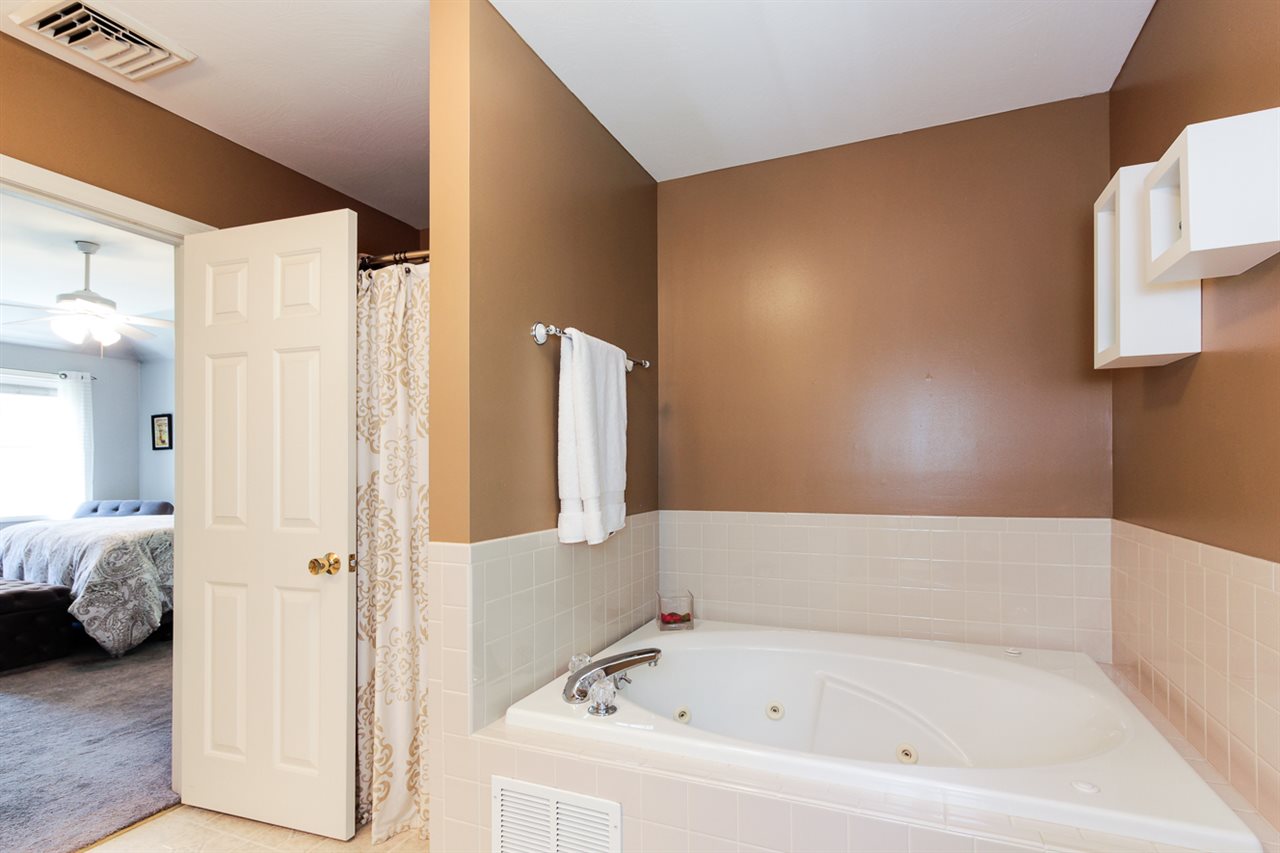 28 Bald Hill Road Raymond, NH 03077 - Photo 24 of 38