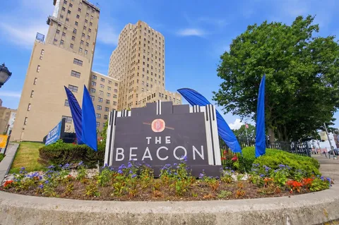 $560,000 | 4 Beacon Way, Unit 303, Jersey City, NJ 07304