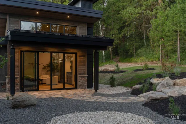 $2,100,000 | 1201 South Samson Trail, McCall, ID 83638