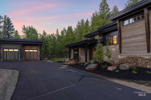 $2,100,000 | 1201 South Samson Trail, McCall, ID 83638