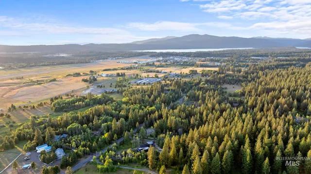 $2,100,000 | 1201 South Samson Trail, McCall, ID 83638