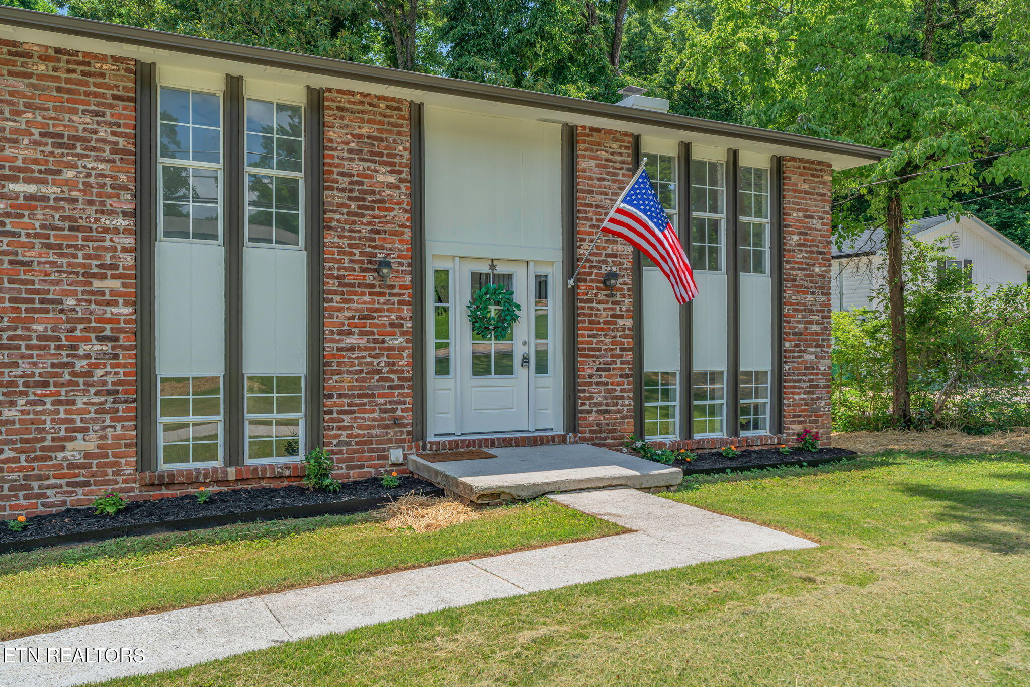 10008 Bluegrass Road Knoxville, TN 37922 - Photo 7 of 43 7-web-or-mls-10008 Bluegrass Road-7